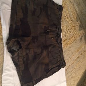 Splendid - Camo shorts